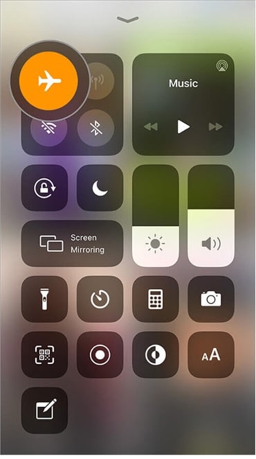 Screenshot Using-Airplane-Mode-On-iPhone
